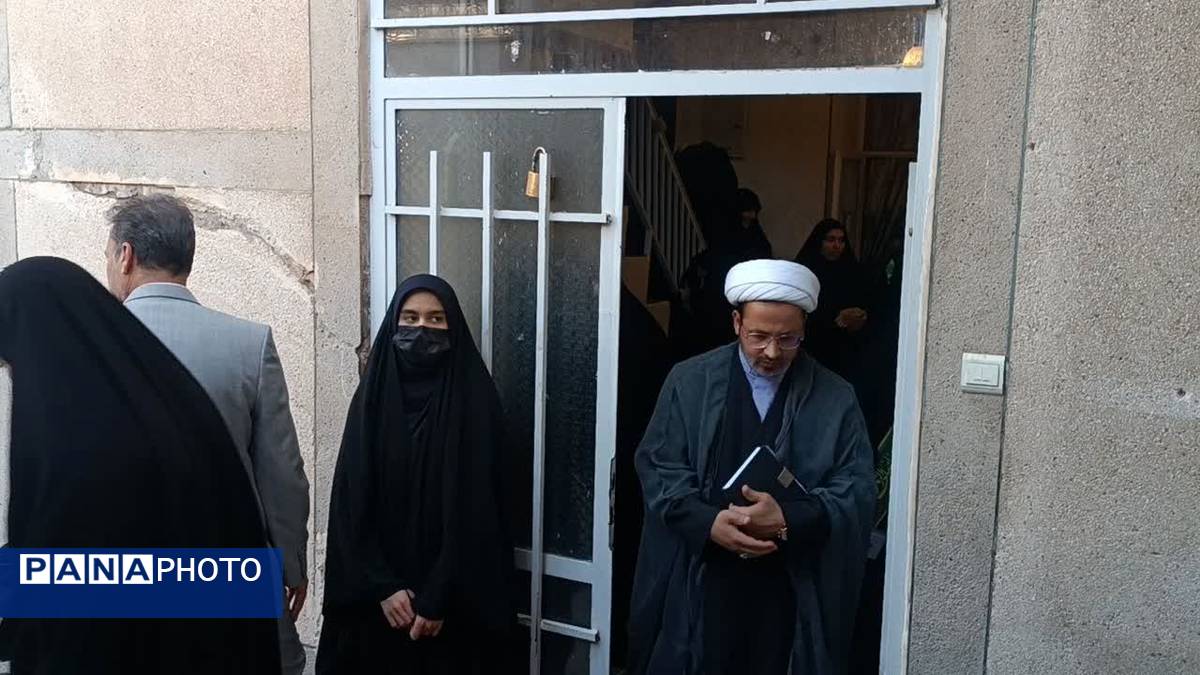 بازدید مسئولین اداره آموزش و پرورش از حوزه علمیه مکتب نرجس کاشمر