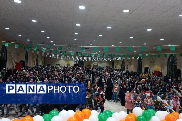 پیشوا غرق در نور و شادی؛ جشن میلاد حضرت مهدی (عج)