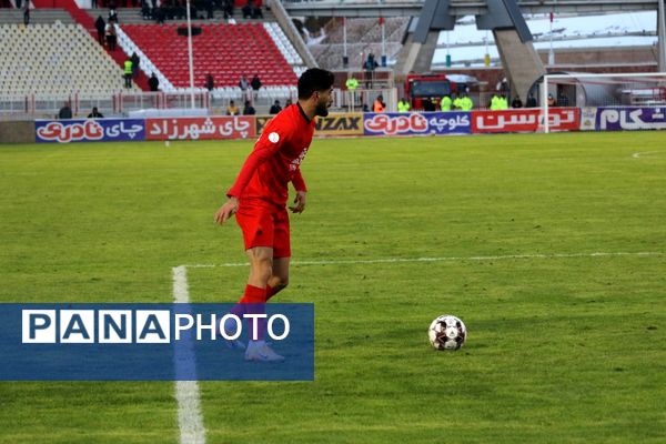 بازی تراکتور و ملوان در تبریز