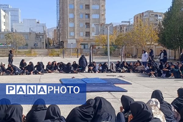 المپیاد ورزشی در هنرستان فاطمیه