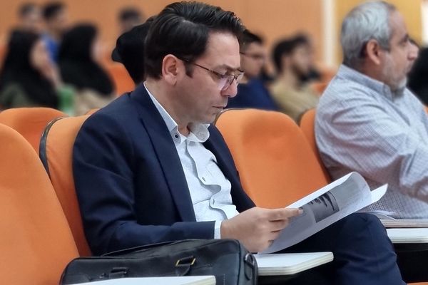 جشنواره تخصصی هوش مصنوعی در هفته هوش مصنوعی در دانشگاه آزاد واحد کرج 