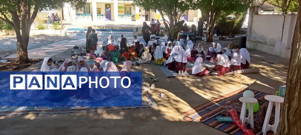 فرهنگ و شادی در جشن یلدای دانش‌آموزان دبستان مولوی فین