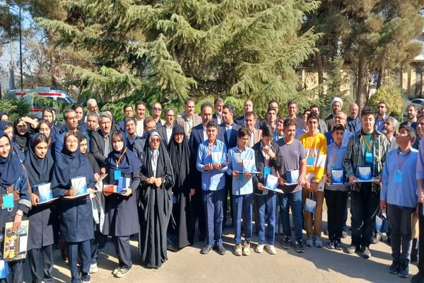 کارسوق کشوری «لیزر و فوتونیک»پلی به سوی آینده‌ای روشن برای دانش‌آموزان