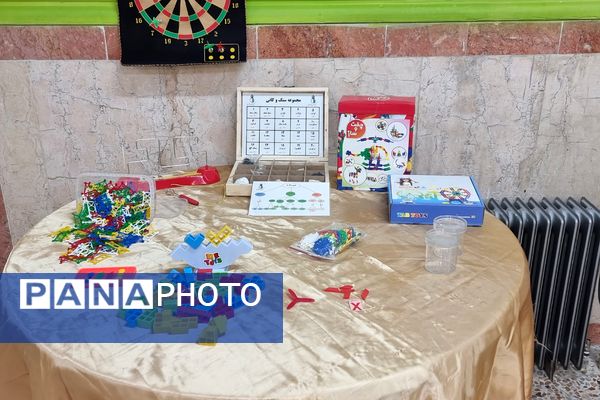 برپایی نمایشگاه صنایع آموزشی و فناوری‌های نوین در دبستان علوی 