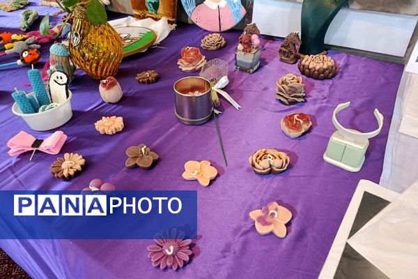 جلوه‌ای از خلاقیت دانش‌آموزی؛ نمایشگاه فرهنگی و هنری دبیرستان عترت برپا شد