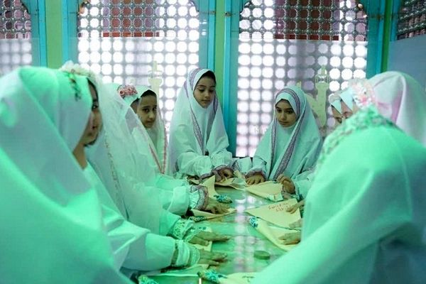جشن تکلیف در امامزاده محمد(ع)؛ تجلی بندگی در دل دختران نوجوان
