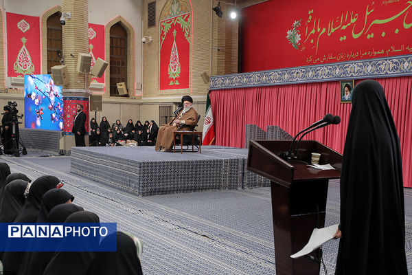 دیدار هزاران نفر از زنان و دختران با رهبر انقلاب