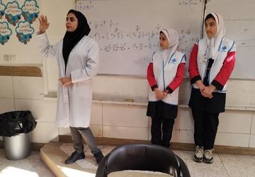 مانور زلزله در دبستان دخترانه سعادت شهر قدس 