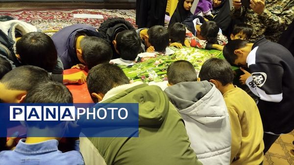 مراسم اکران فیلم سینمایی مجنون در دبیرستان کوثر شهر رباط‌سنگ