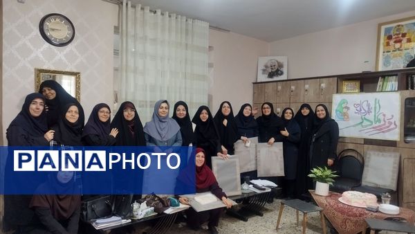 جشن روز مادر و ولادت حضرت زهرا (س) در دبیرستان شاهد تکتم ناحیه ۳