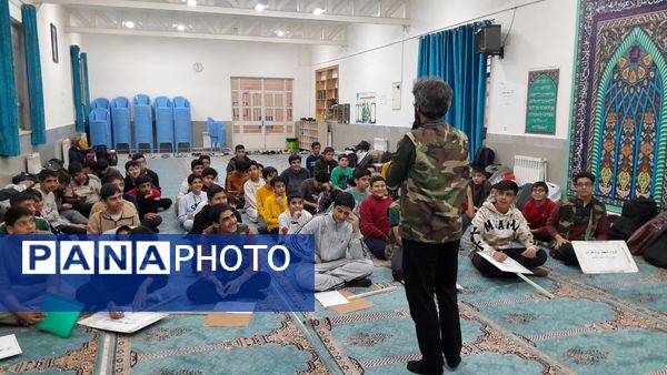 برپایی اردوی شبانه مقاومت در دبیرستان شهید بهشتی