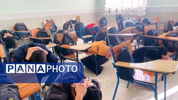 تمرین مقابله با بحران در هنرستان شهید باهنر باخرز