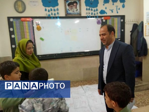 بازدید مسئولان وزارتی آموزش و پرورش شهرستان‌های تهران از مدرسه شهید رجایی شهر قدس 
