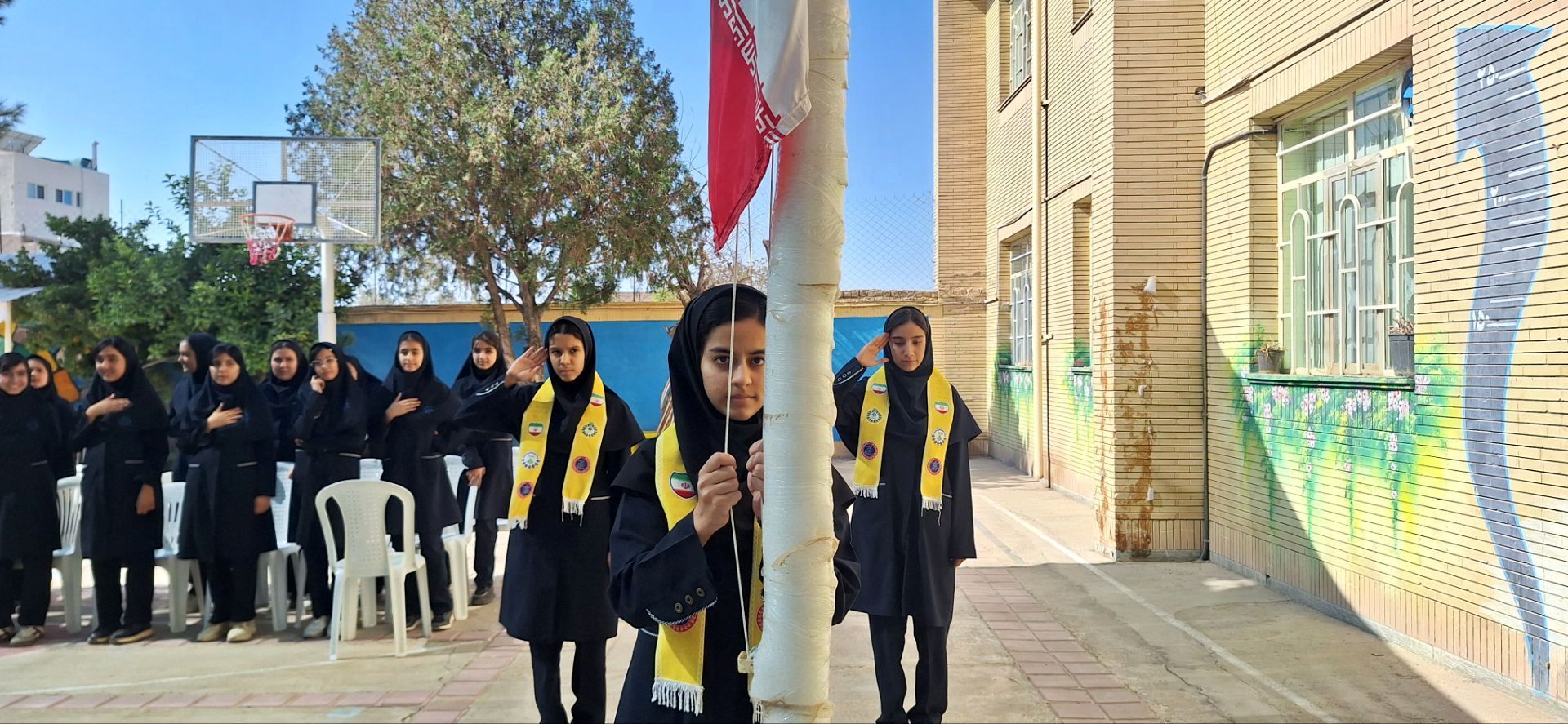 افتتاحیه المپیاد ورزشی در دبیرستان فرزانگان دوره اول 