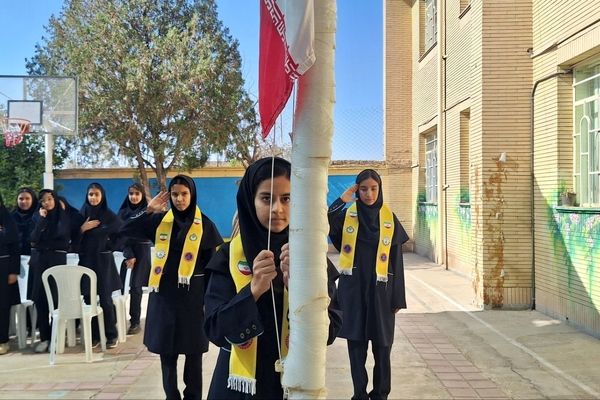 افتتاحیه المپیاد ورزشی در دبیرستان فرزانگان دوره اول 