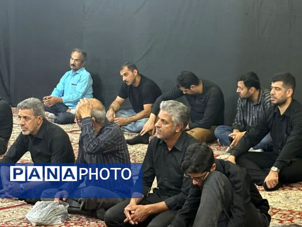 جوانان کاشمری پرچم عزای حسینی را برافراشتند