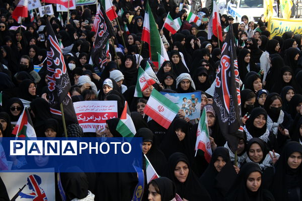 حضور پرشور دانش آموزان زنجانی در راهپیمایی ۱۳ آبان