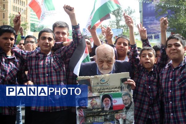 تجمع بزرگ دانش‌آموزان و فرهنگیان در حمایت از مردم مظلوم غزه و فلسطین