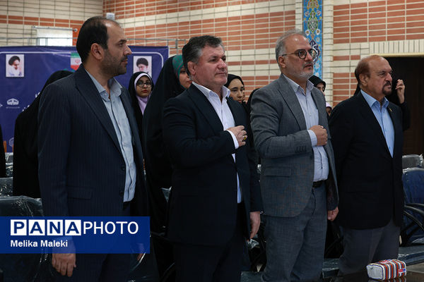 ارسال همزمان تجهیزات مدارس و هنرستان های استان تهران 