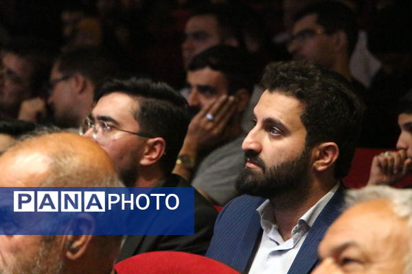 رونمایی از مستند علی نفتی دفاع مقدس در یزد