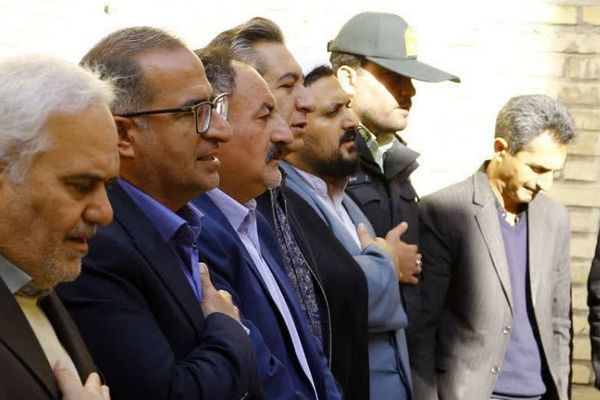 تجلیل از معلولان ذهنی و مربیان دلسوز در مرکز "دختران نیلوفر" فیروزکوه