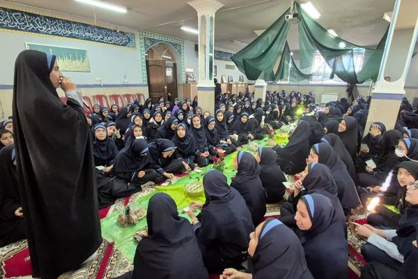 وقتی دبیرستان شهید همت بوی غربت حضرت مادر گرفت