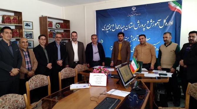 معلمان نمونه شهرستان‌ها به مرحله استانی راه یافتند