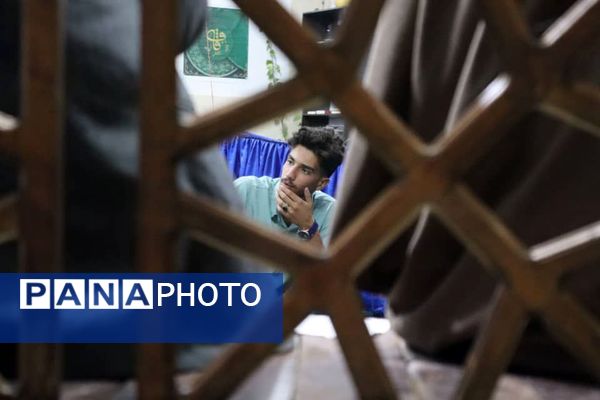 برگزاری باشکوه دومین محفل قرآنی «رواق» با محوریت ترویج جلسات خانگی قرآن در شهرستان فلارد