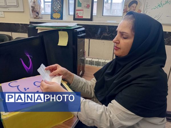 ساخت و راه‌اندازی بازی جعبه آرامش در مدرسه مادرمهربان خلیل آباد