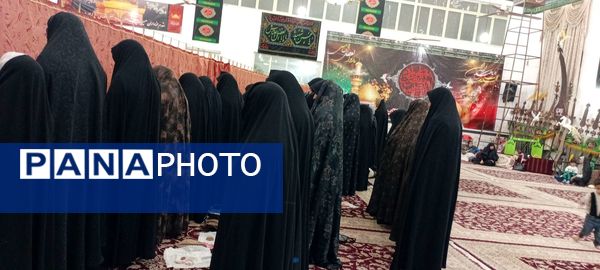 نماز جماعت در شب میلاد حضرت علی(ع) در خلیل آباد