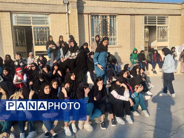 برگزاری مسابقات دارت در مدرسه زنده یاد داورپناه خانلق