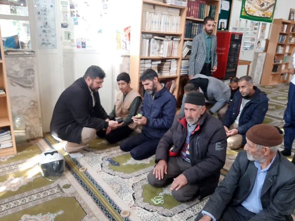 برپایی میز خدمت و جمع آوری کمک‌های مردمی برای جبهه مقاومت 