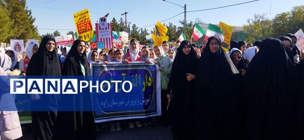 استکبار ستیزی از جنس راهپیمایی در زاوه