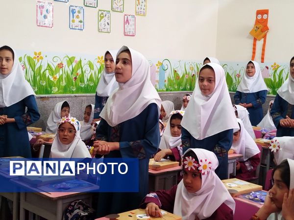 طلوع شکوفه‌های امید در دبستان امین زاده فاروج 