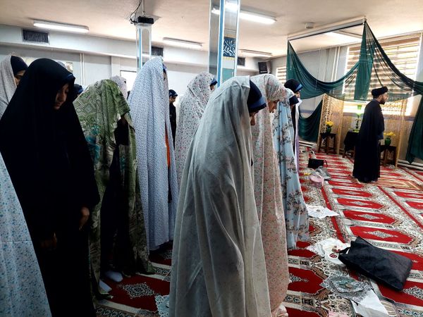 لحظات نورانی نماز استغاثه؛ اتحاد دل‌ها برای طلب باران