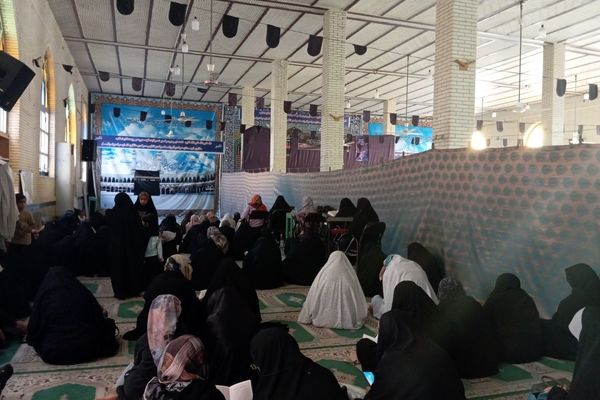 محفل نورانی دعای عرفه در حاجی‌‌‌آباد