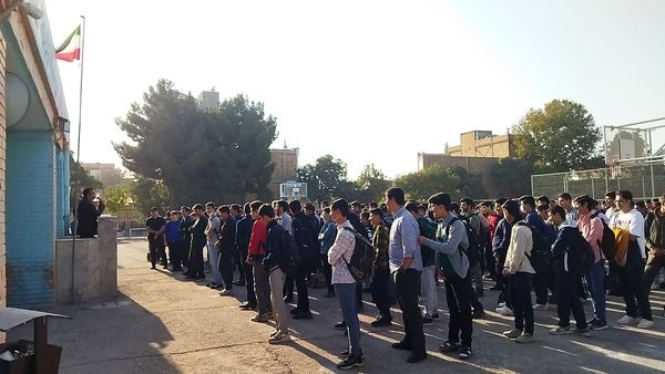 گرامیداشت هفته سلامت روان در دبیرستان شاهد ابوذر غفاری 