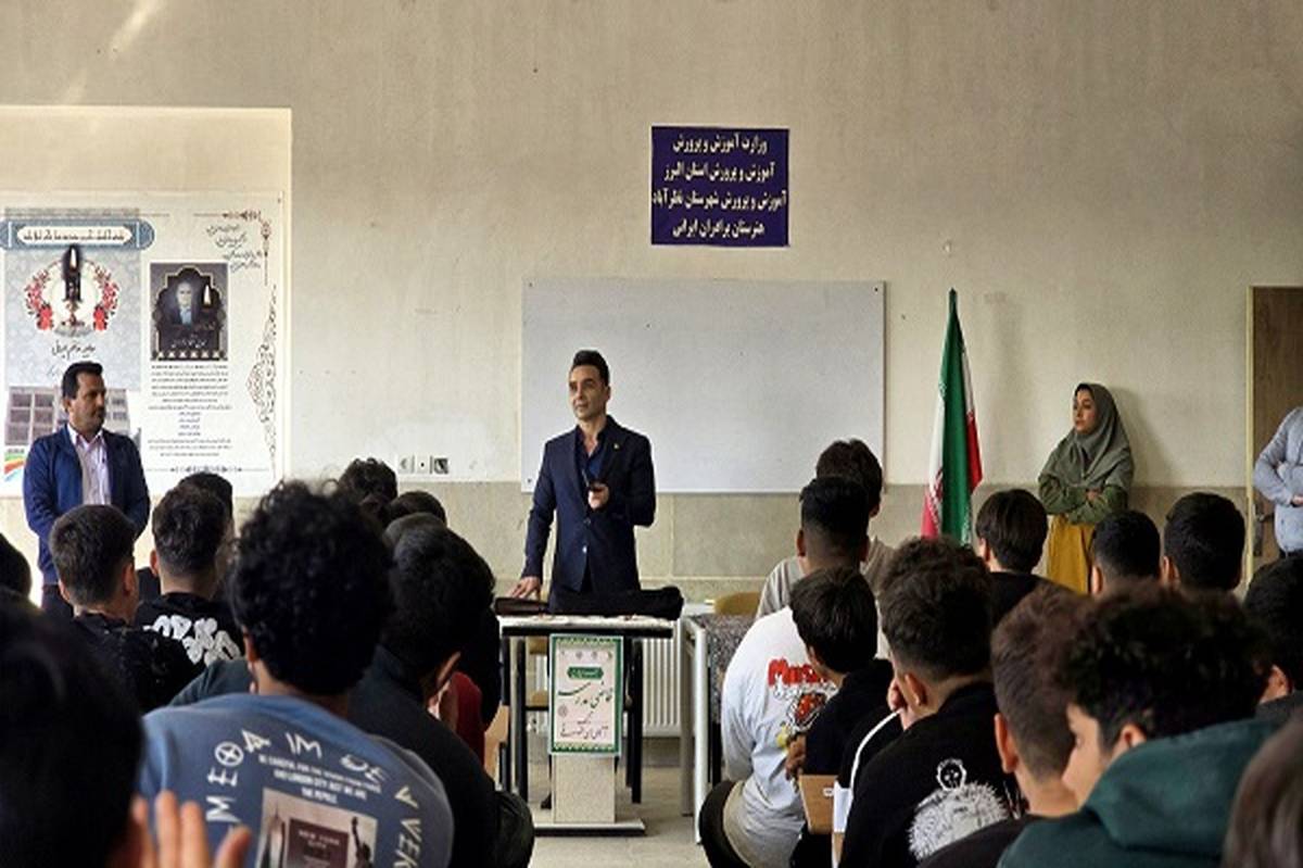 فضای مجازی بی‌قانون نیست