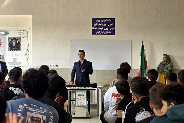 فضای مجازی بی‌قانون نیست