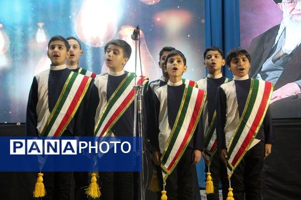 مراسم تقدیر از نخبه قرآنی دانشگاه فرهنگیان یزد 