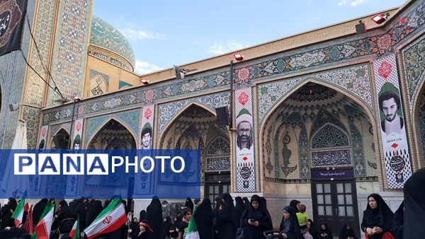 گردهمایی باشکوه بانوان مشهدی در اجتماع "یک ایران یک زینب" در حرم مطهر رضوی
