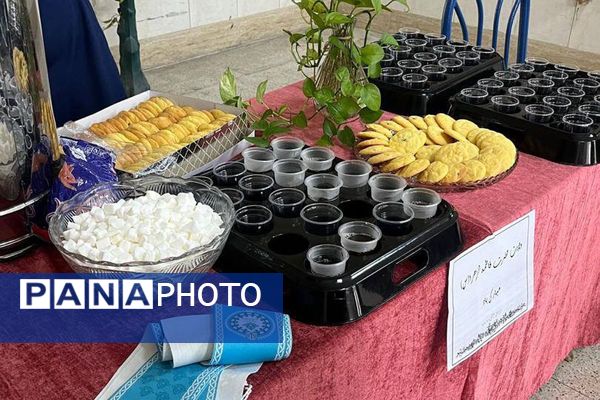 برپایی نمایشگاه هنرهای دست‌ساز در مدرسه فرهنگ قرچک