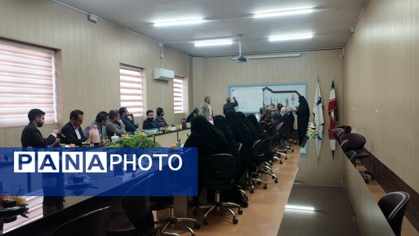 هم‌اندیشی خیرین مدرسه‌ساز ناحیه ۷ مشهد در مدرسه ارمینه