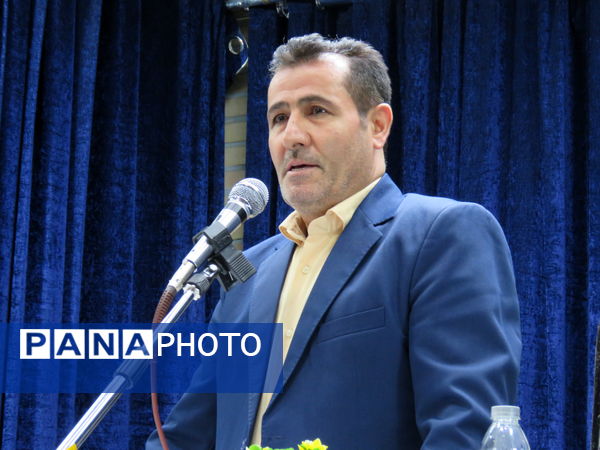 میزخدمت آموزش و پرورش ناحیه ۳ کرج فرصتی برای تعامل مستقیم و رفع مشکلات آموزشی
