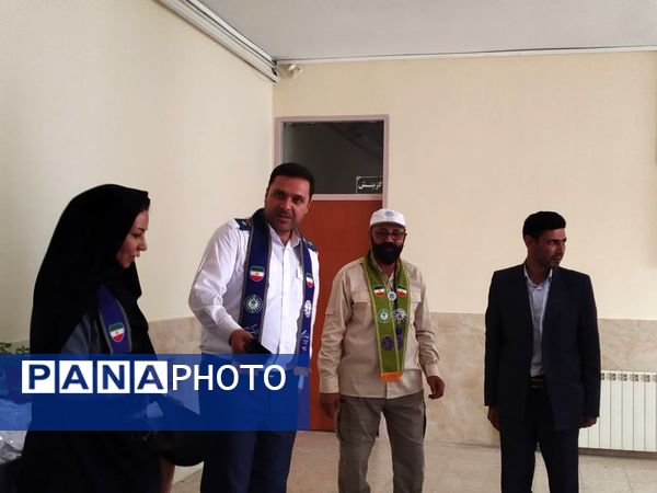بازدید ارزیاب کشوری سازمان دانش‌آموزی در مدارس تمام پیشتاز شهرستان فاروج