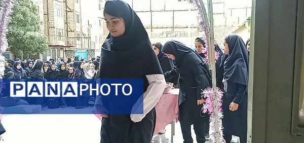 آیین بازگشایی مدارس و استقبال از دانش آموزان در دبیرستان میرزا جعفر سروقد ناحیه یک مشهد