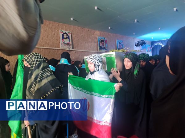 دانش‌آموزان با آرمان شهدا تجدید میثاق کردند