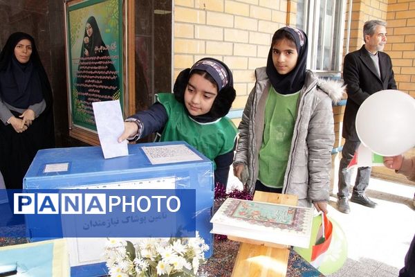 جشن نیکوکاری در مدرسه مهرآیین بهارستان۲