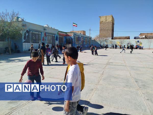 ایجاد فضای شاد وصمیمی در دبستان شهید عجمی فدافن