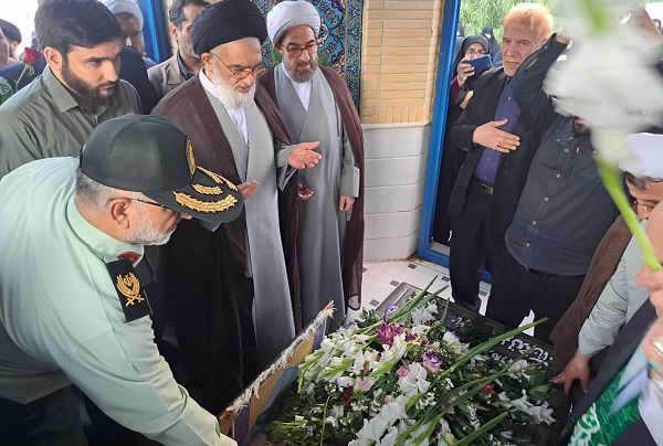گلباران مزار نخستین مجتهد شهید انقلاب اسلامی در قم